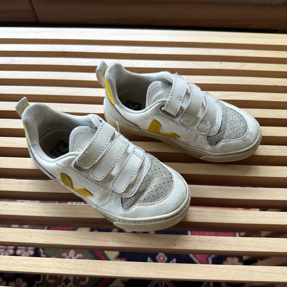 Veja Kids Sneakers in White and Yellow - Picture 5 of 8